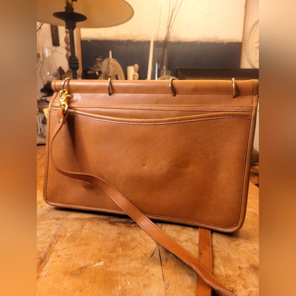 Real Leather Unisex Messenger Camel Color Bag - Picture 2 of 3
